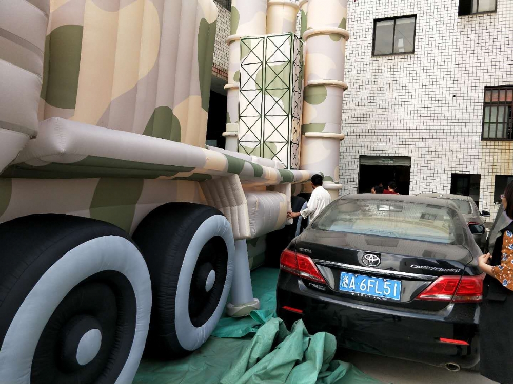 充气火箭车假目标